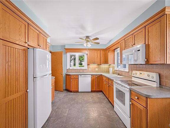 5th image of 175 Proctor Blvd