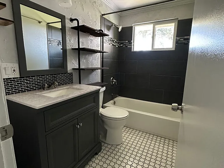 5301 Bel Aire Dr — Photo 10