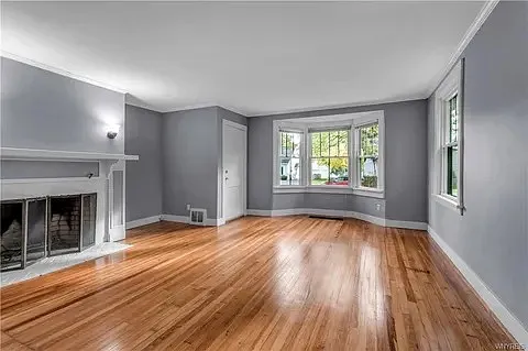 13 N Willow St — Photo 2