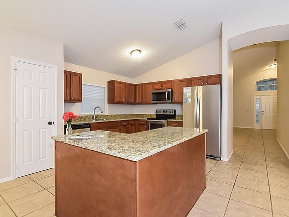 5th image of 1070 Corkwood Dr