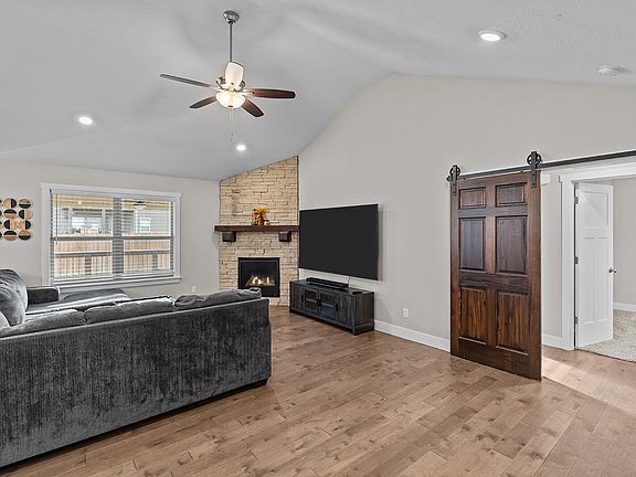 5th image of 4639 Florence Avenue