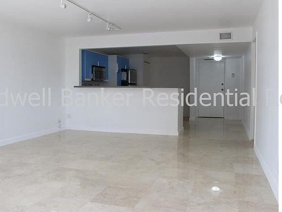 3rd image of 1915 Brickell Ave #1003