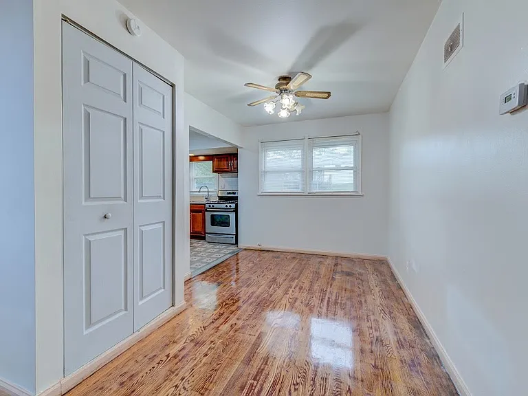 4469 Mohegan Dr — Photo 6