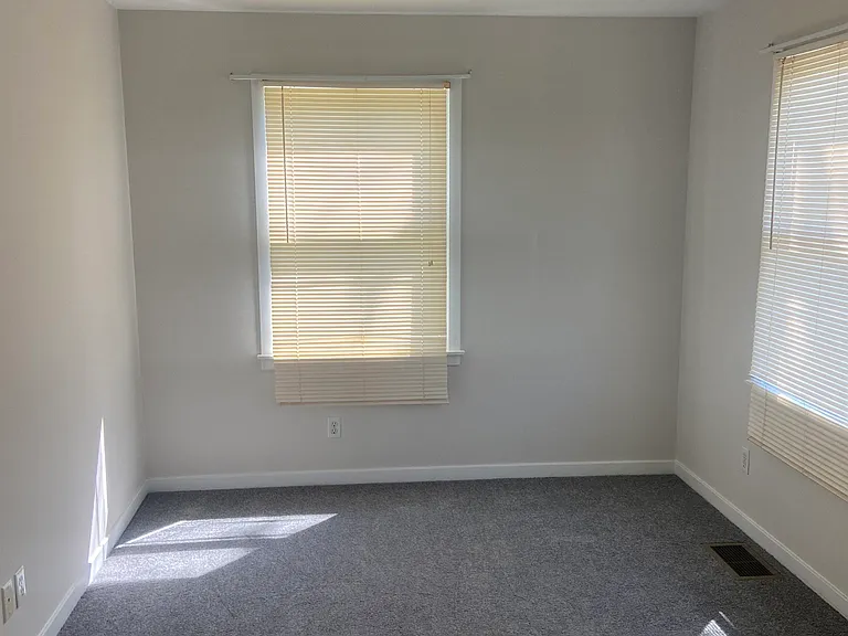 20 W Franklin Ave — Photo 3