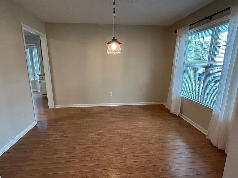 1300 Woodburn Ct — Photo 8
