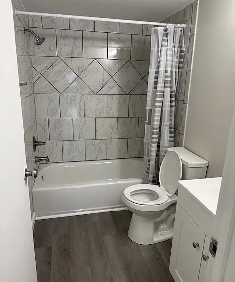 1004 W McBean St #B — Photo 8