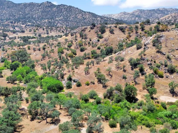 38867 Baywood Ln, Squaw Valley, CA 93675