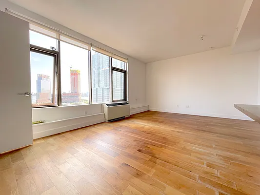 Rented by Modern Spaces | media 22