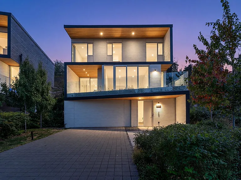 3317 Chippendale Rd — Photo 1