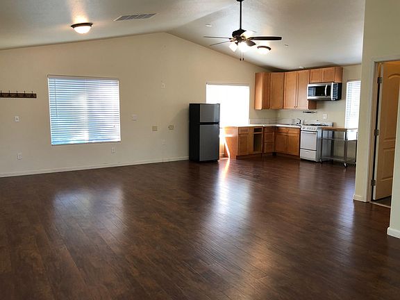 2nd image of 4324 Illinois Ave