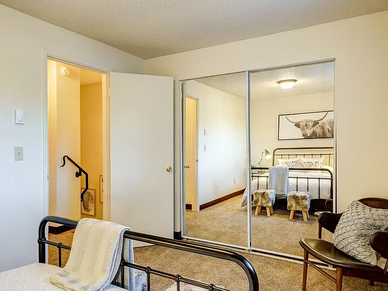 Spacious and immaculate townhomes! — Photo 10