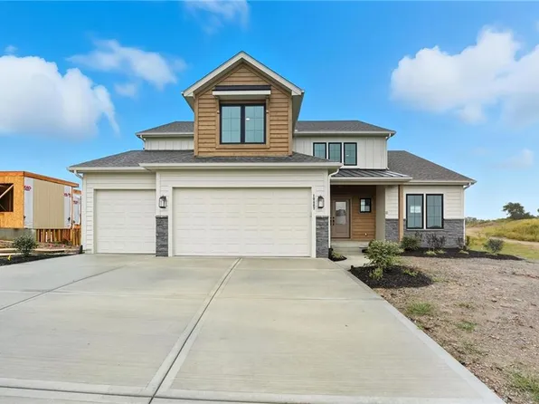 10407 N Liberty St, Kansas City, MO 64155