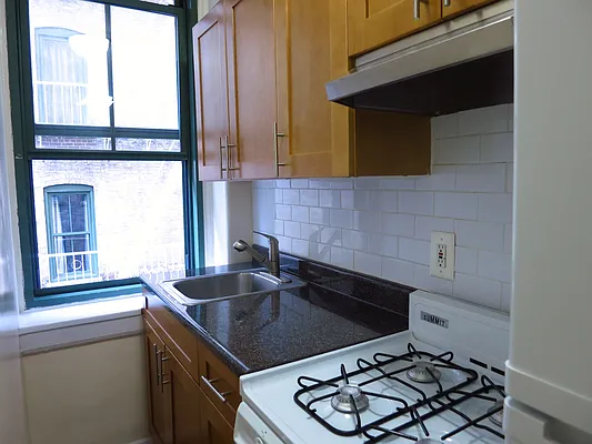 Rented by City & Suburban | media 18