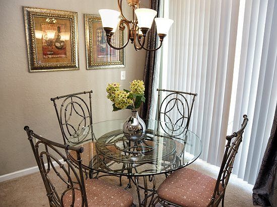 TR2C603-formal-dining-area