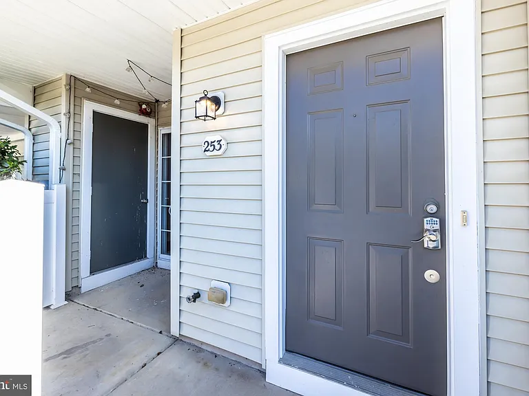 253 Flagstone Rd #7 — Photo 6