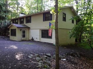 103 Huckleberry Ln, Greentown, PA 18426