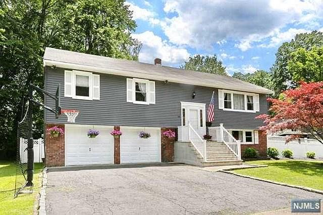 1st image of 15 Nugent Pl
