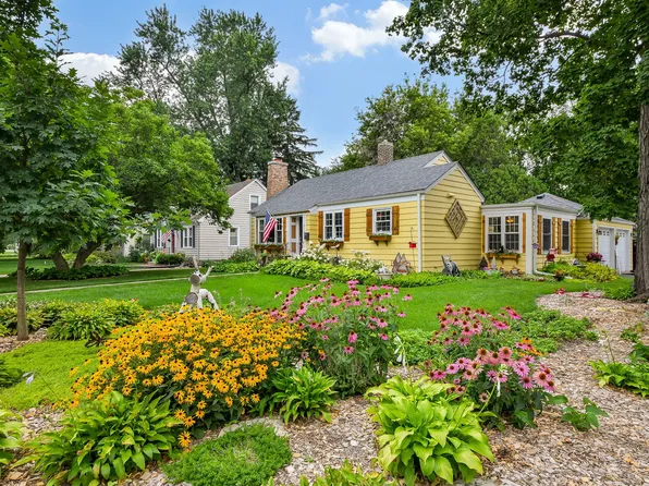 812 Richards St, Geneva, IL 60134
