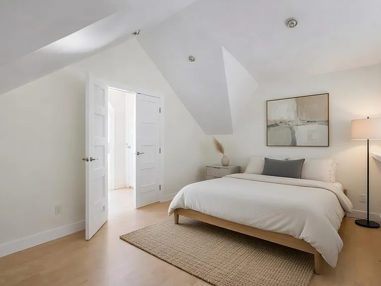 706 W 22nd St #306 — Photo 17