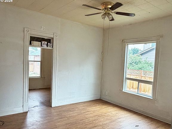 4th image of 1036 Tamar St