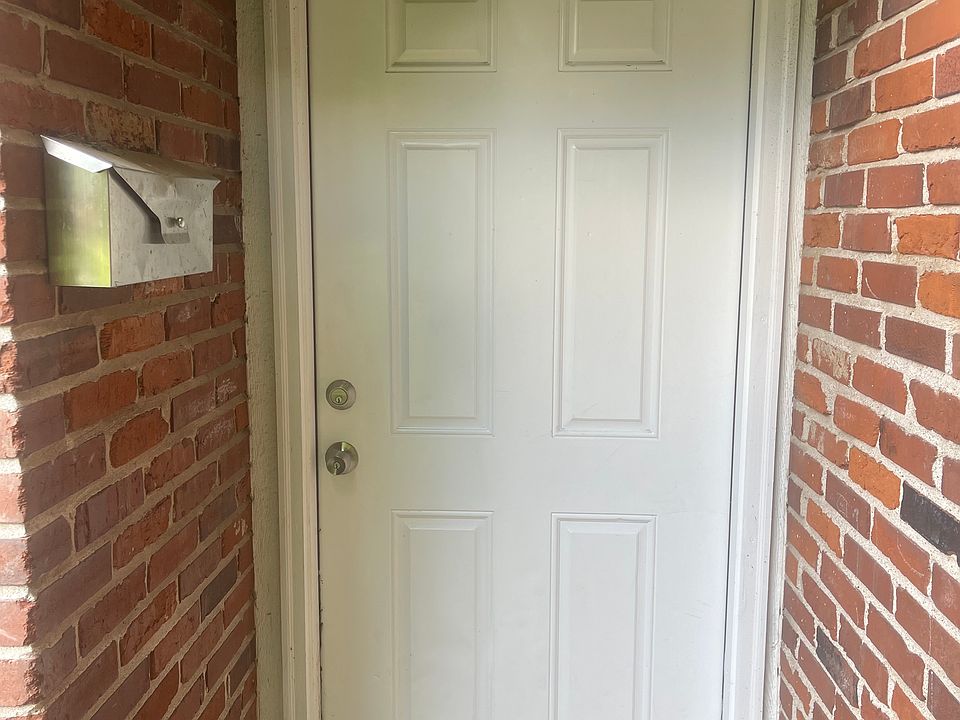 1st image of 10007 Isabelle Dr #10007