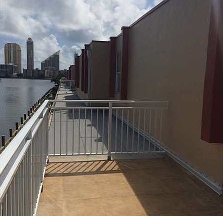 5th image of 3745 NE 171st St APT 40