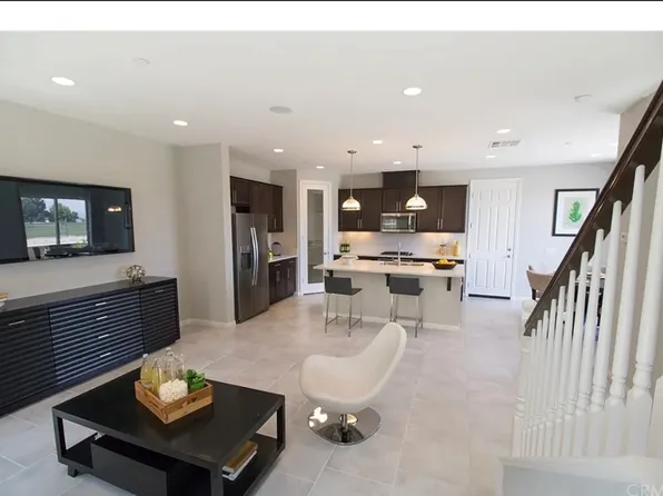 6032 Limonium Ln, Corona, CA 92880