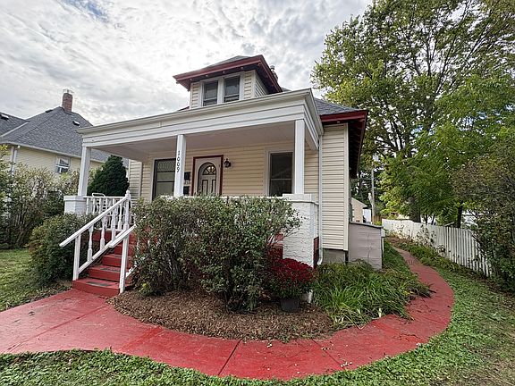 3rd image of 1009 Kilburn St #1