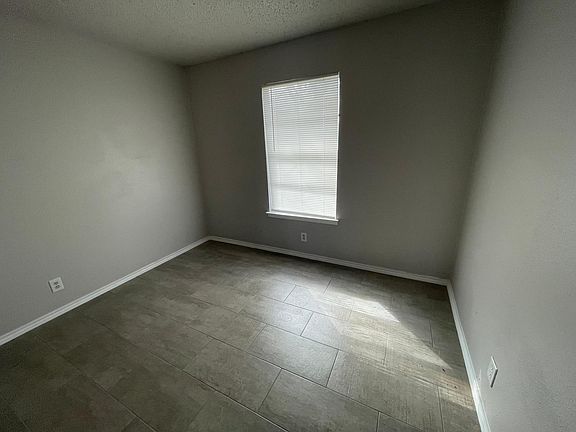 5th image of 209 Zilla St #104
