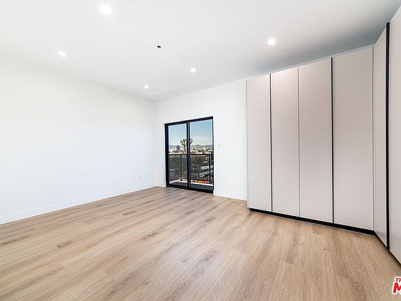 5th image of 4615 Saint Charles Pl Unit 3/4