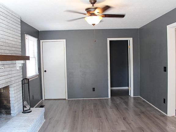 3rd image of 625 Stafford Dr