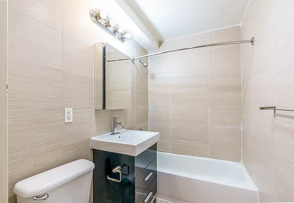 Rented by Astoria Realty | media 9