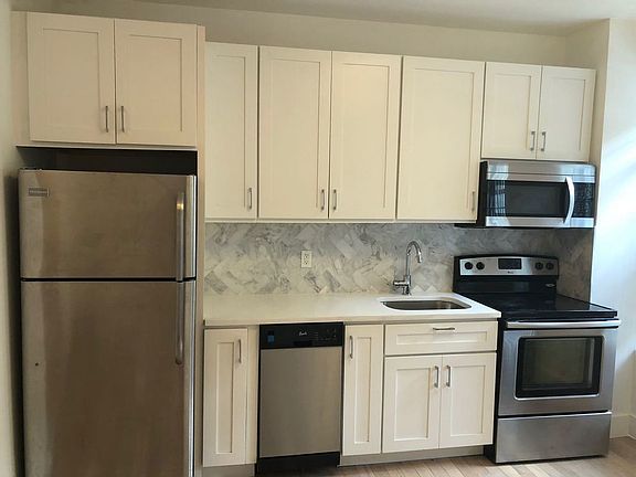2nd image of 1236 Pacific St APT 2E