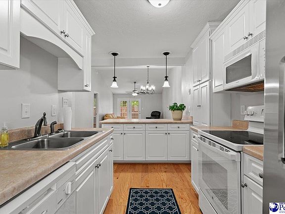 5th image of 3135 Combray Cir
