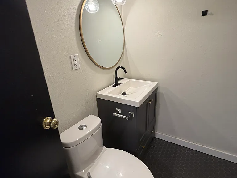 519 W Milwaukee Dr — Photo 3