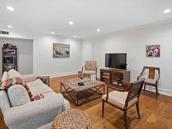 4th image of 6238 Bandera Ave #A