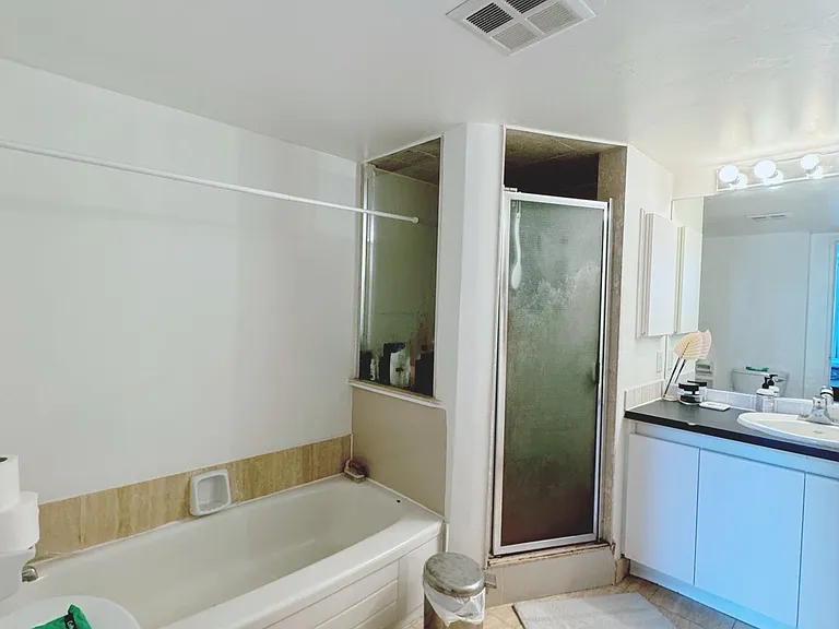 24 Wellesley St W #1512 — Photo 14
