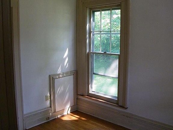 5th image of 436 Julian St APT 1