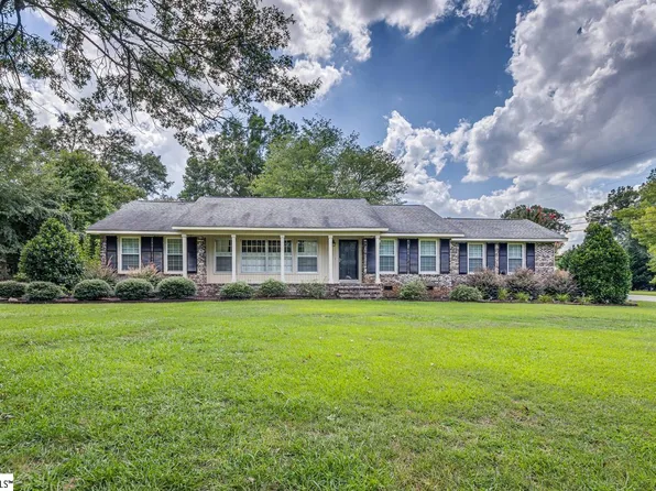 100 Sumter St, Clinton, SC 29325