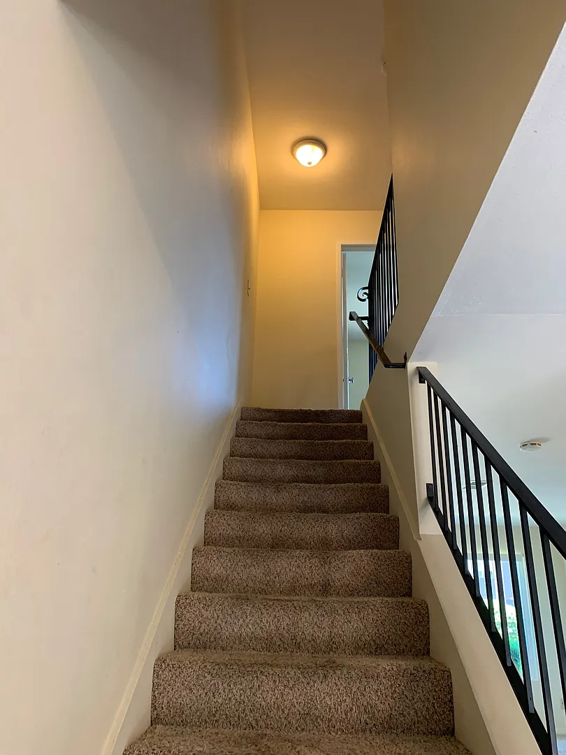 Cozy 2 Bed 1 Bath Home For Rent — Photo 3
