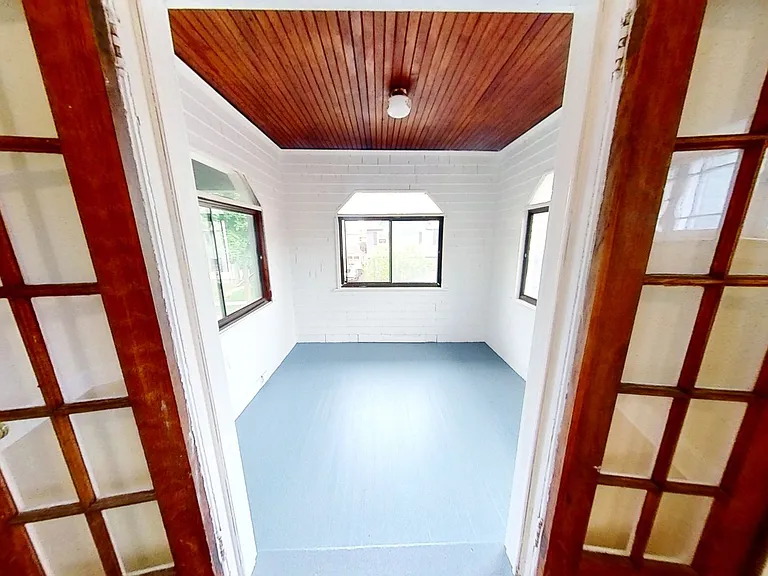 96 Laburnam Cres #3 — Photo 8