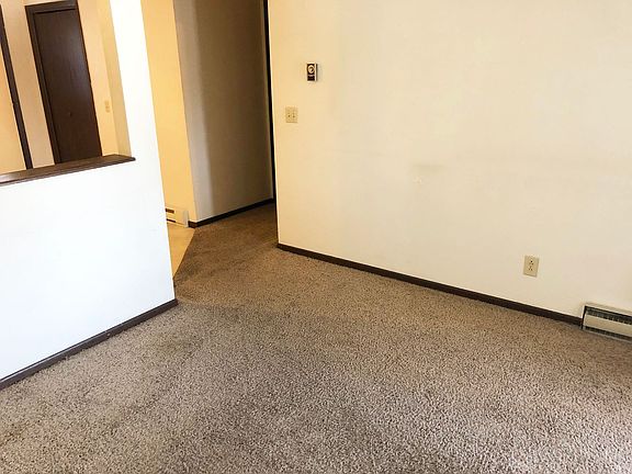 4th image of 5402 Schmutzler St APT 6