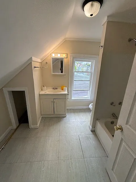 3 bed, $1,500 — Photo 3