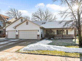 3155 Hayward Ave, Oshkosh, WI 54904