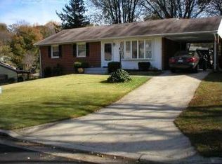 902 Applewood St, Capitol Heights, MD 20743