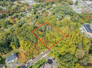 123-125 Magnolia Ln, Middletown, NJ 07748