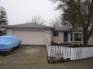 1939 Hutchins Cir, Medford, OR 97504