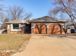 740 E Rivera Dr, Mulvane, KS 67110