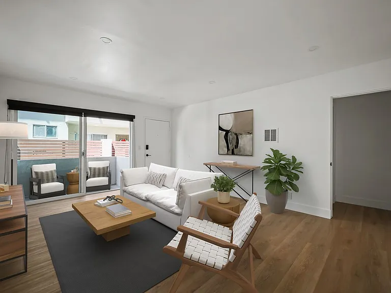 2034 S Garth Avenue Apartments — Photo 40