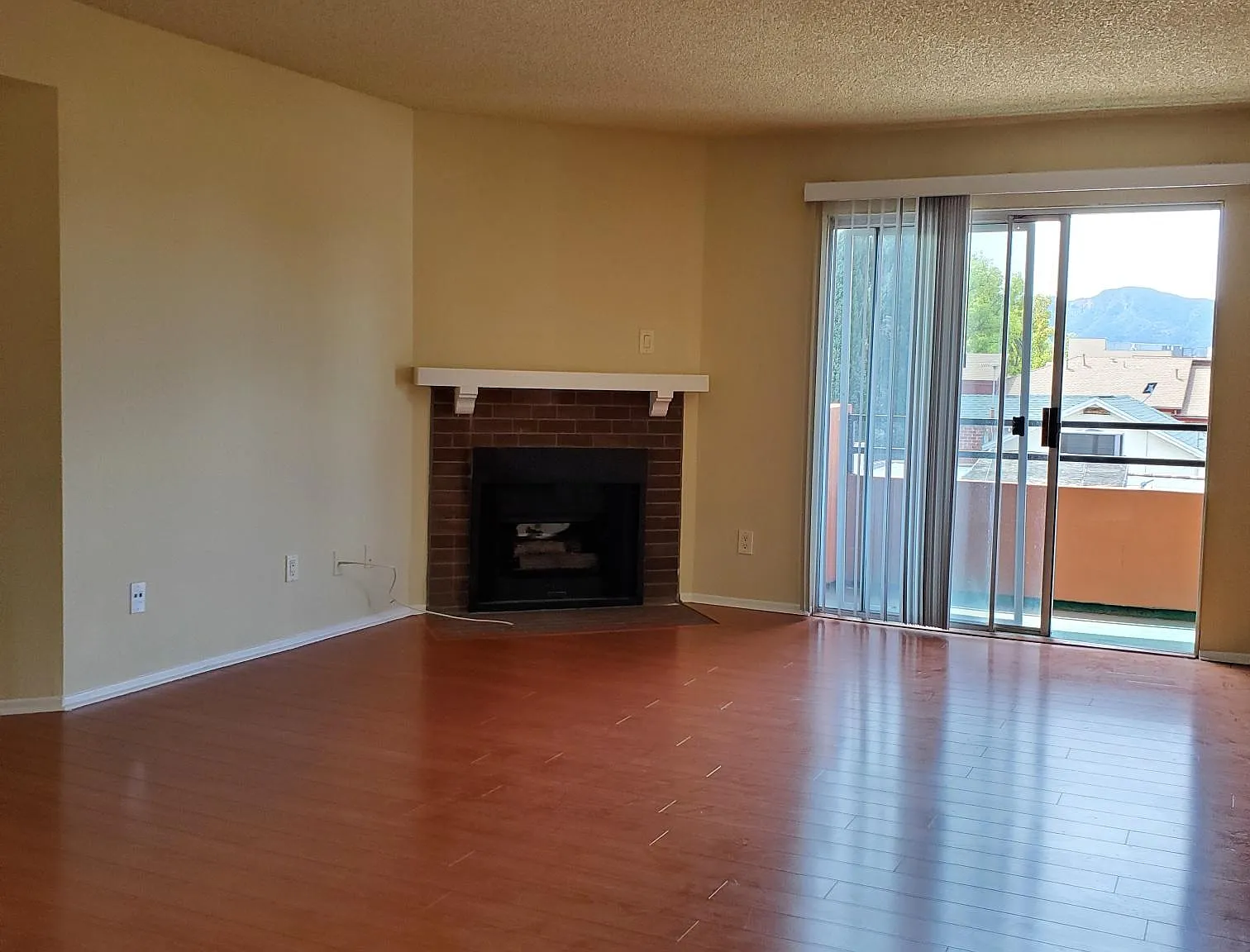 1171 Allen Ave — Photo 3